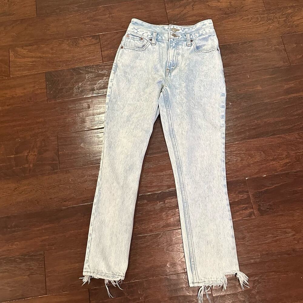 Abercrombie & Fitch The Mom High Rise Jeans Size 24 00 Light blue denim raw hem